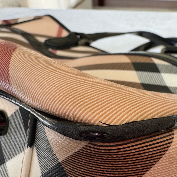 Burberry handbag - Picture 11 of 14